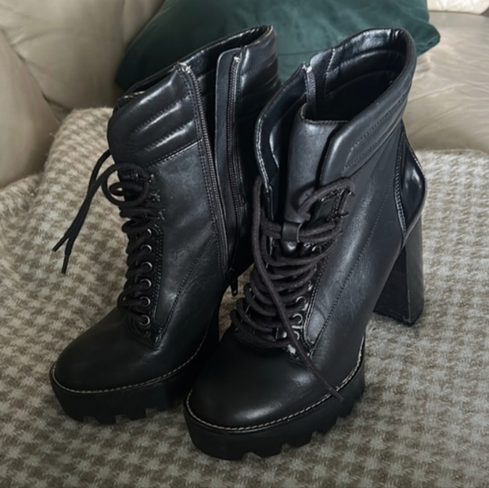 Gianni bini heeled platform combat style boots black leather sz 7.5